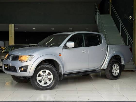 MITSUBISHI L200 TRITON 3.2 HPE 4X4 CD 16V TURBO INTERCOOLER DIESEL 4P AUTOMÁTICO